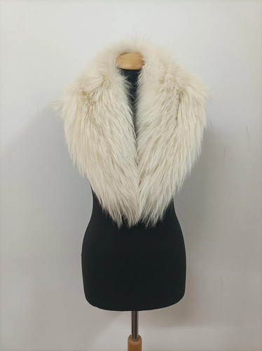 Real fur finn raccoon collar - finn,