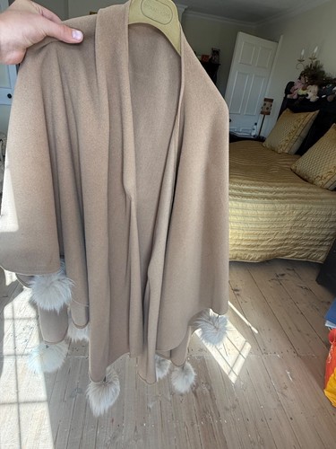 Camel wool cape - fox, fur